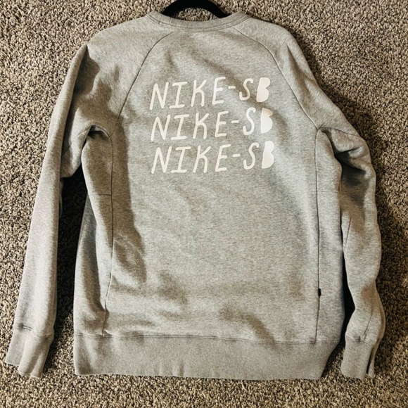 Nike crewneck - Picture 2 of 3